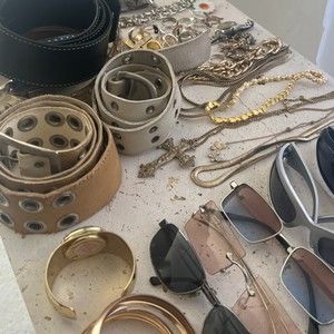 Meet your Posher, Dezia